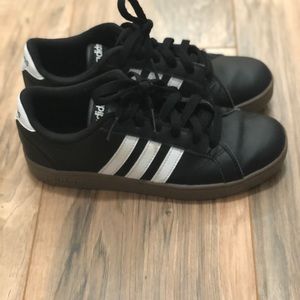 Adidas kids casual sneakers